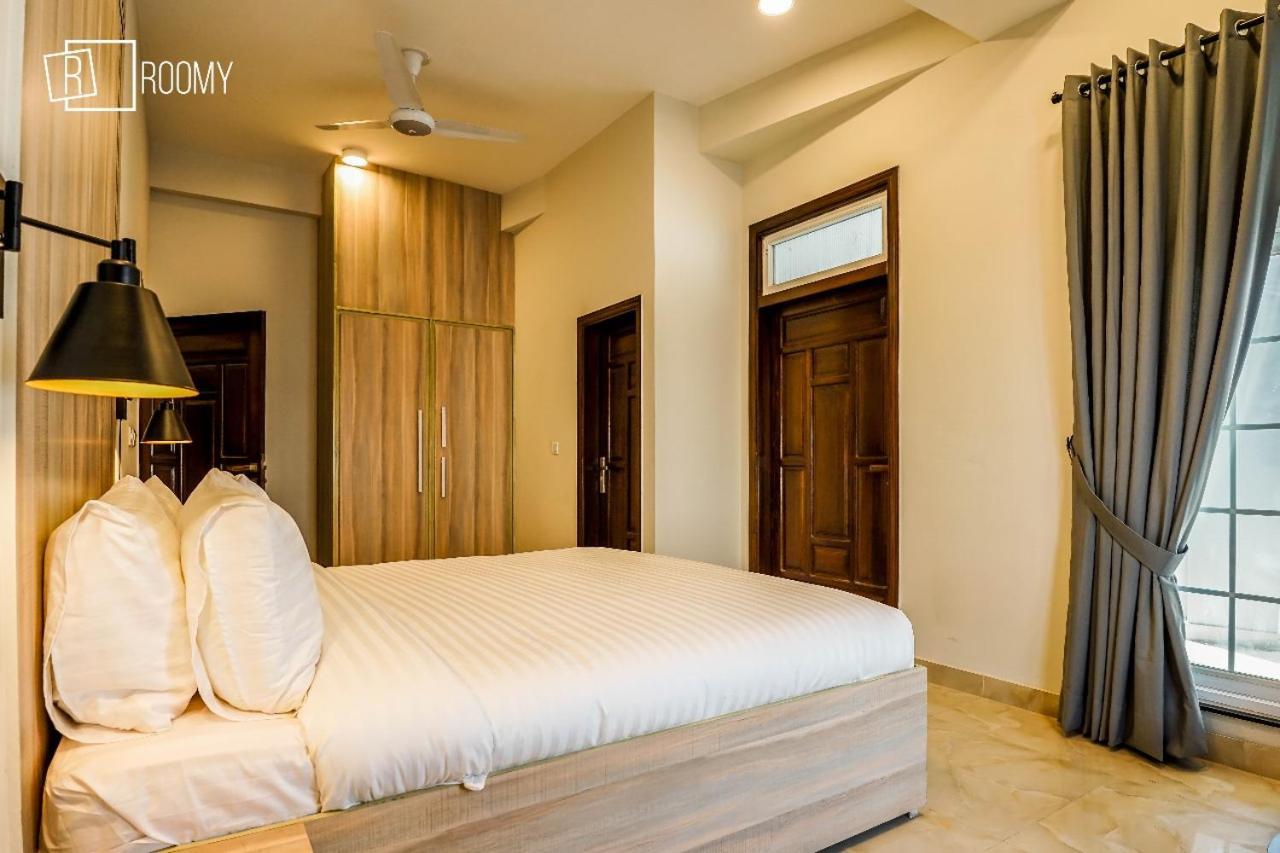 Roomy Crossroads Hotel, Peshawar Exterior photo